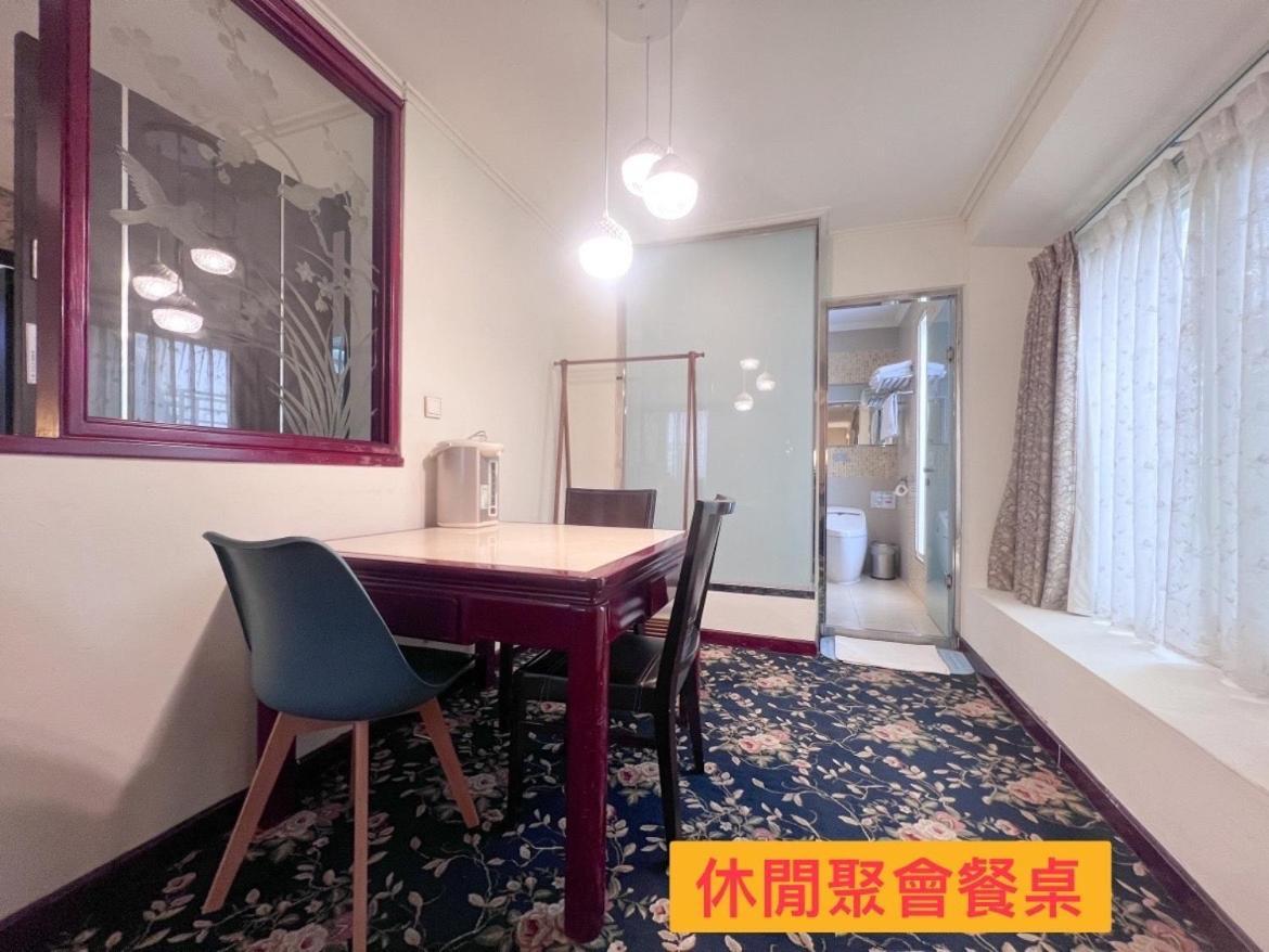 Kiwi Hotel Mrt Wenxin Branch Тайджун Екстериор снимка