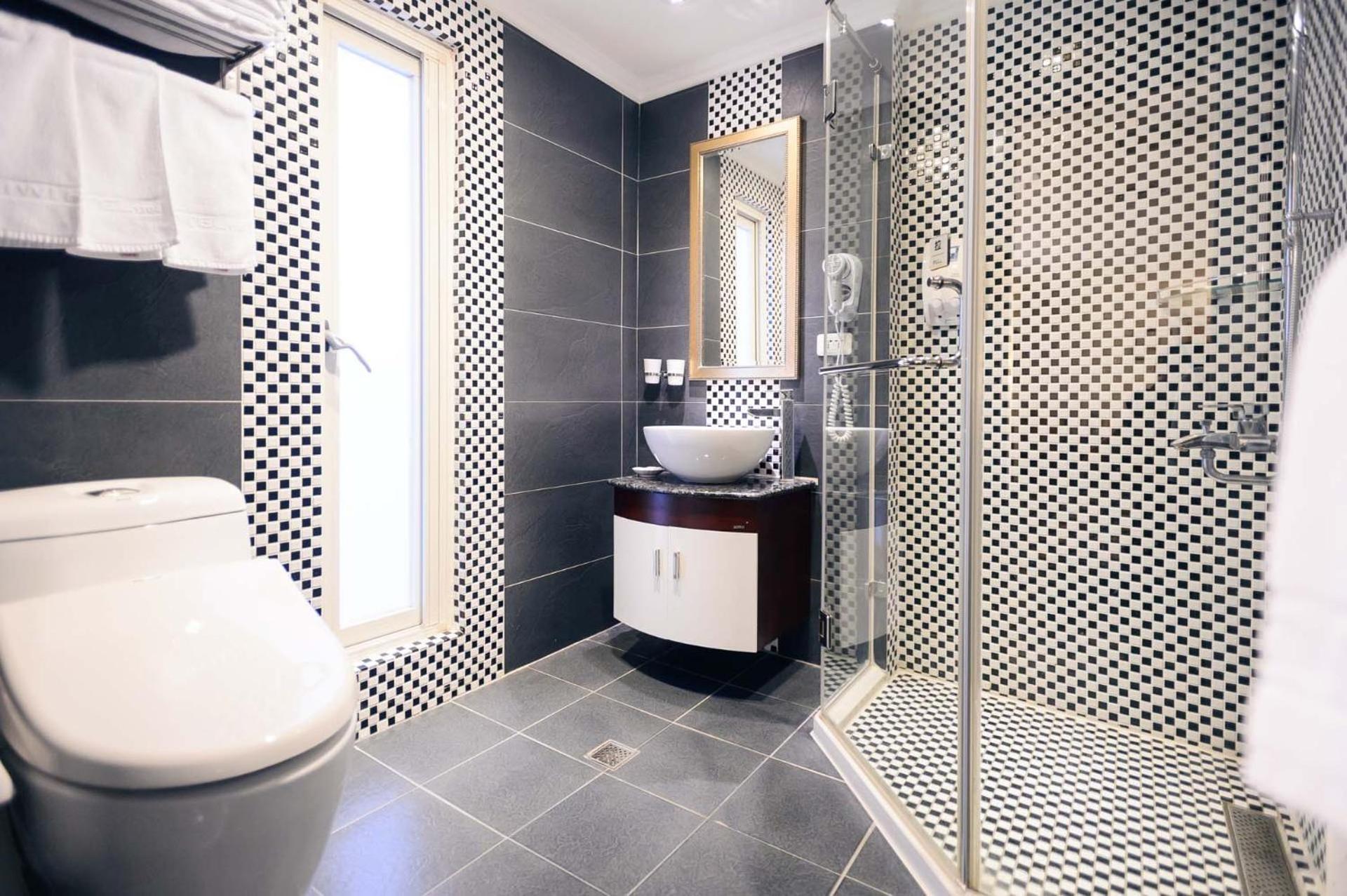 Kiwi Hotel Mrt Wenxin Branch Тайджун Екстериор снимка